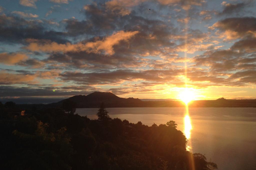 Serenity On Wakeman Lago Lago Taupo Esterno foto