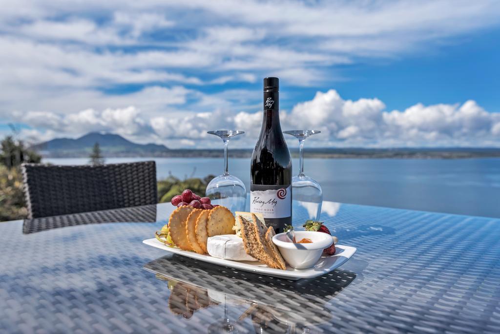 Serenity On Wakeman Lago Lago Taupo Esterno foto