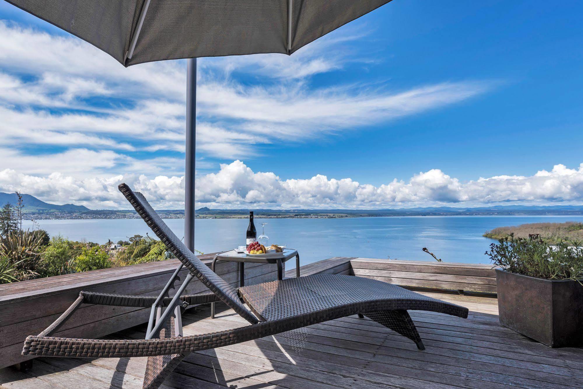 Serenity On Wakeman Lago Lago Taupo Esterno foto