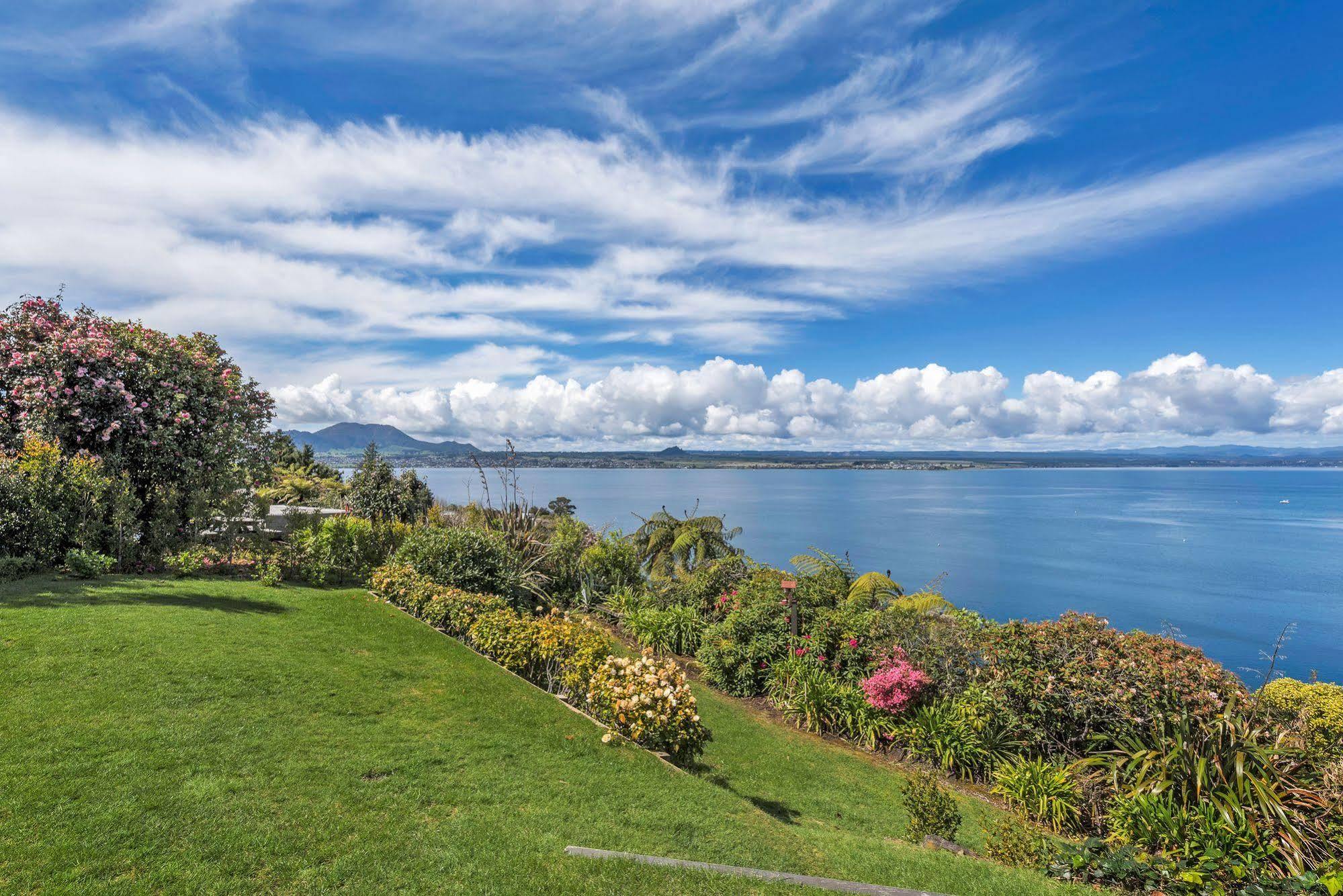 Serenity On Wakeman Lago Lago Taupo Esterno foto